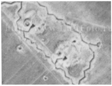 Two dugouts and the MG nest with trences on the frontline, on the German Luftwaffe Aerial Reconnaissance photogtaph, scale ~1:8000