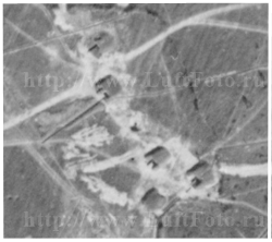 Dugouts behind the frontline, rear fortification, on the German Luftwaffe Aerial Reconnaissance photogtaph, scale ~1:8000. Camouflaged by the camouflage net or by the grass